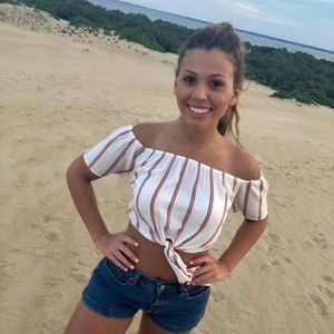 Meet your Posher, Elizabeth